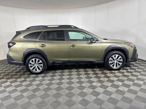 Used 2024 Subaru Outback Premium AWD/4WD image 2