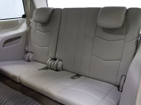 Used 2019 Cadillac Escalade Luxury image 27