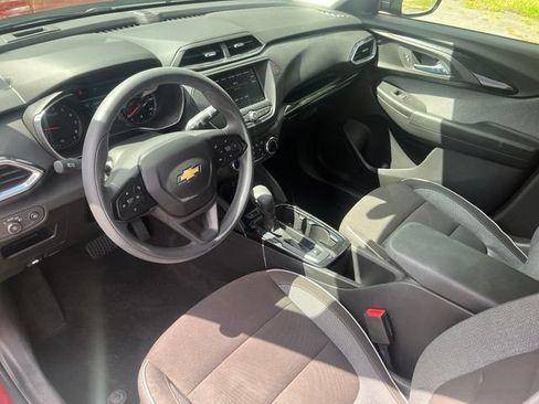 Used 2023 Chevrolet TrailBlazer LT FWD image 10