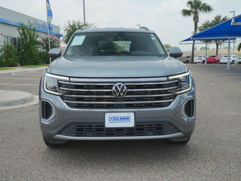 Used 2024 Volkswagen Atlas SE FWD image 2