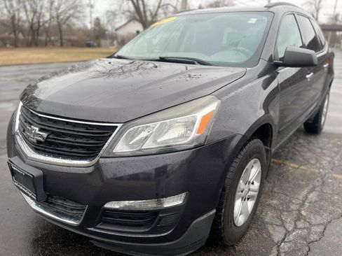 Used 2013 Chevrolet Traverse LS image 2