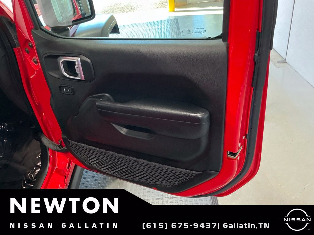 Used 2024 Jeep Wrangler Unlimited AWD/4WD image 45