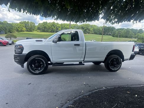 New 2026 RAM 2500 Tradesman AWD/4WD image 7