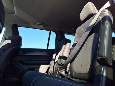 Certified 2023 Jeep Grand Cherokee L Laredo image 16