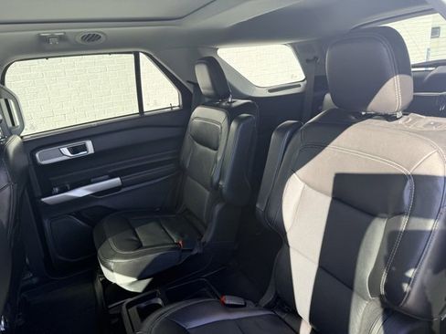 Used 2021 Ford Explorer Limited w/ Equipment Group 301A image 20