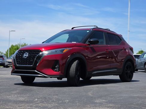 Used 2022 Nissan Kicks SR w/ Interior Electronics Package FWD image 9