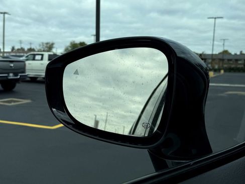 New 2026 Chrysler Pacifica Select image 13