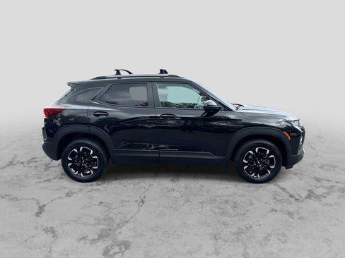 Used 2021 Chevrolet TrailBlazer LT w/ LPO, Blackout Package AWD/4WD image 9