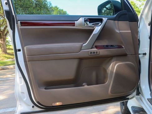 Used 2015 Lexus GX 460 Luxury AWD/4WD image 13