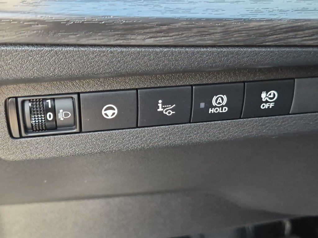 Used 2023 Nissan Ariya AWD image 22