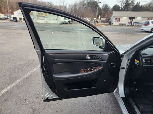 Used 2009 Hyundai Genesis 3.8 w/ Technology Pkg 4 image 21