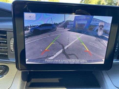 Used 2022 Ford Explorer XLT w/ Equipment Group 202A AWD/4WD image 23
