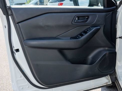 Used 2024 Nissan Rogue S AWD/4WD image 10
