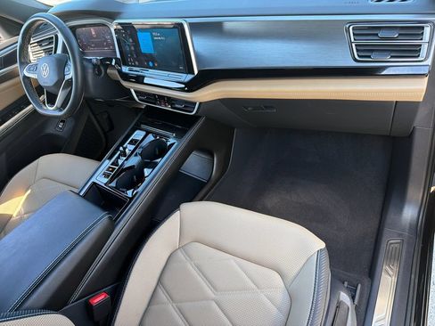 Certified 2024 Volkswagen Atlas Cross Sport SE FWD image 26