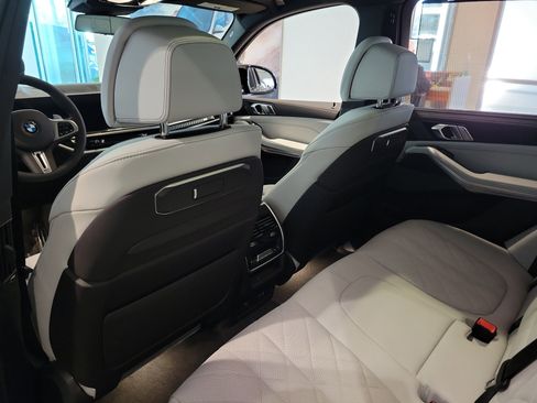 New 2026 BMW X5 M60i image 9