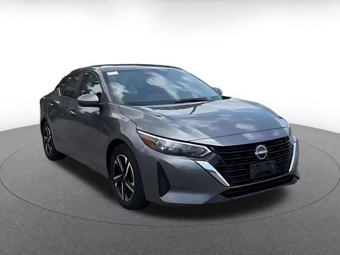 Used 2025 Nissan Sentra SV FWD image 3
