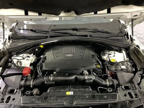 Used 2018 Land Rover Range Rover Velar S image 40