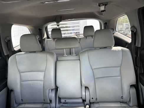 Used 2016 Honda Pilot Touring image 13