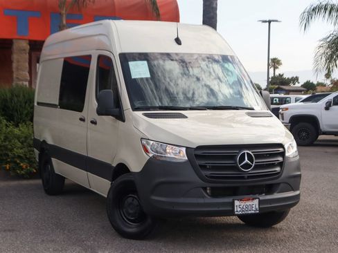 Used 2023 Mercedes-Benz Sprinter 2500 image 2