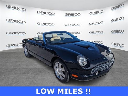 Used 2005 Ford Thunderbird image 2