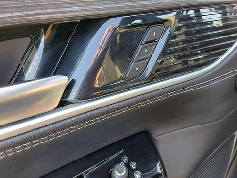 Used 2024 Jeep Wagoneer Series II w/ Flexible Seating Group AWD/4WD image 23