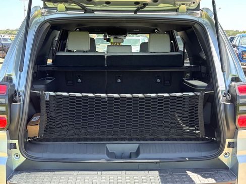 Used 2026 Toyota 4Runner SR5 RWD image 7