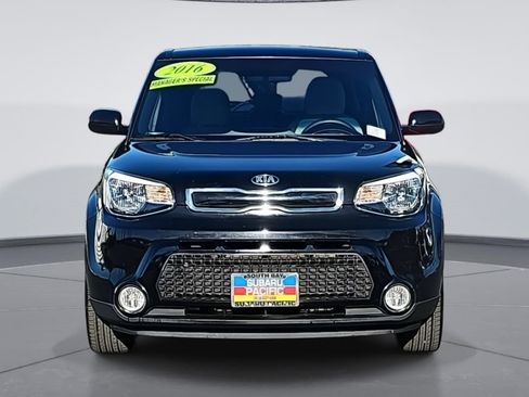 Used 2016 Kia Soul + image 8