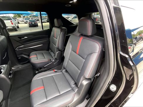 Used 2025 Chevrolet Traverse RS w/ LPO, Floor Liner Package FWD image 20