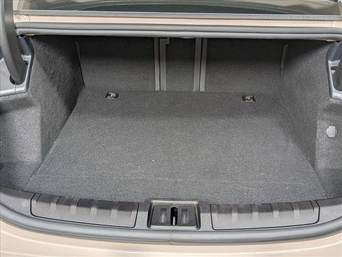 Used 2022 Porsche Taycan image 21