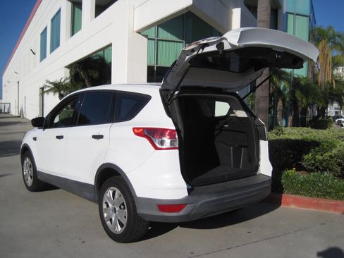 Used 2016 Ford Escape S image 9