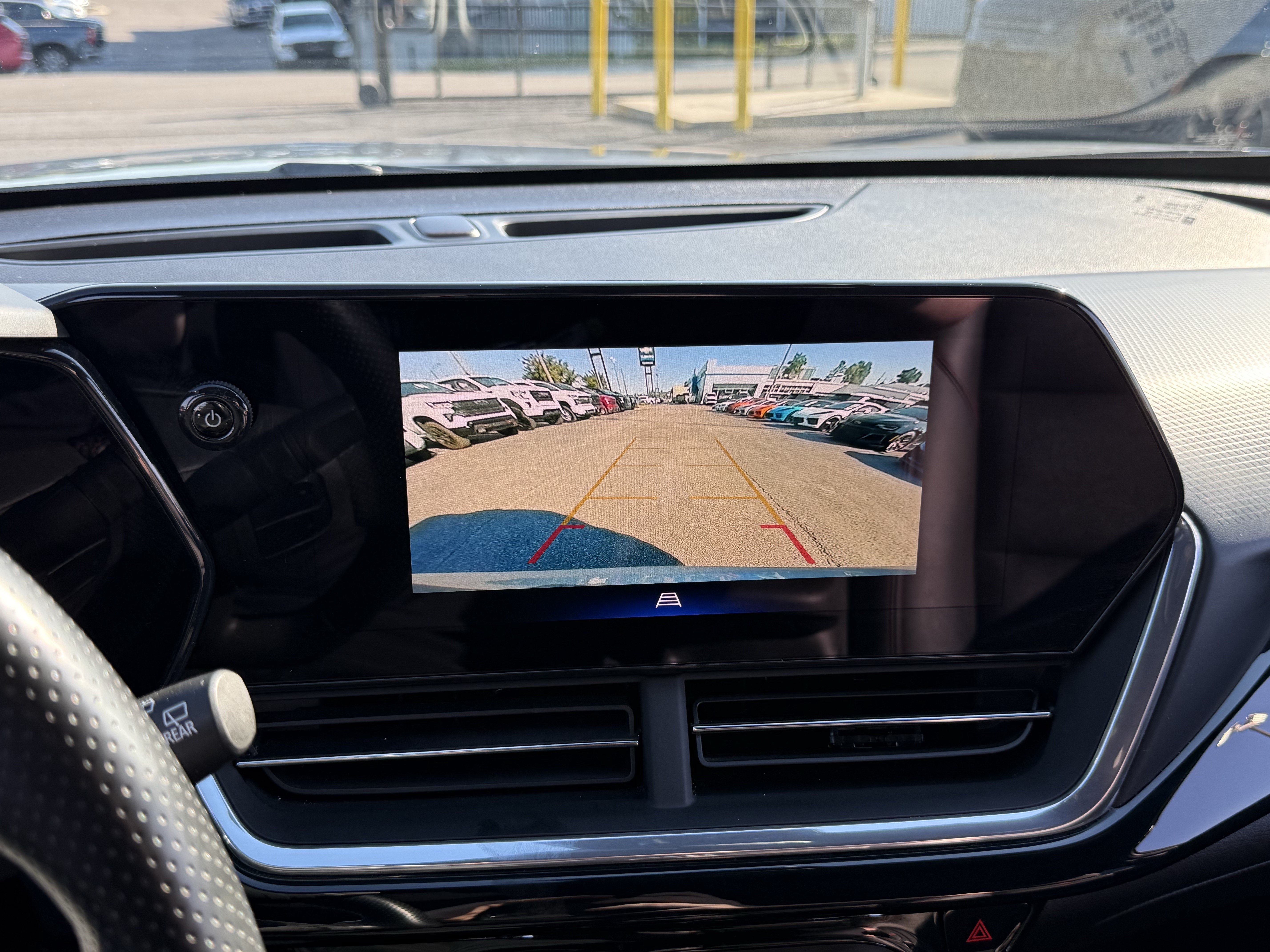 Used 2024 Chevrolet Trax RS FWD image 23