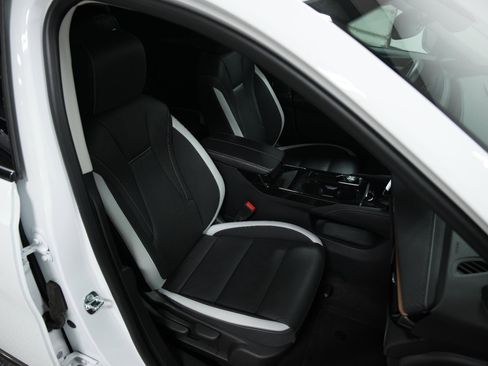 Used 2025 Buick Envision Sport Touring image 18