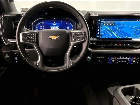 Used 2025 Chevrolet Silverado 2500 LT w/ Convenience Package AWD/4WD image 6