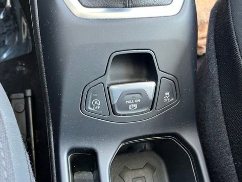 Used 2023 Jeep Renegade Latitude image 37