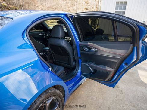 Used 2020 Alfa Romeo Giulia Quadrifoglio w/ Nero Edizione image 32