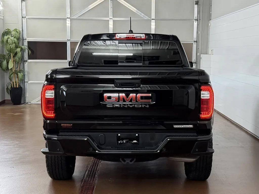 Used 2023 GMC Canyon Elevation w/ Convenience Package AWD/4WD image 4