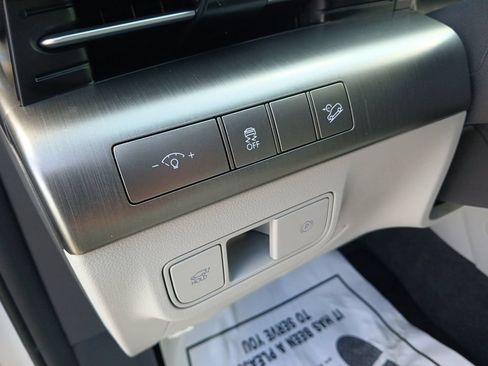 Used 2024 Hyundai Kona Limited FWD image 30