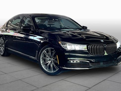 Used 2018 BMW 740i RWD image 2