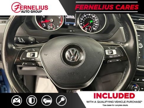 Used 2018 Volkswagen Tiguan SEL AWD/4WD image 42