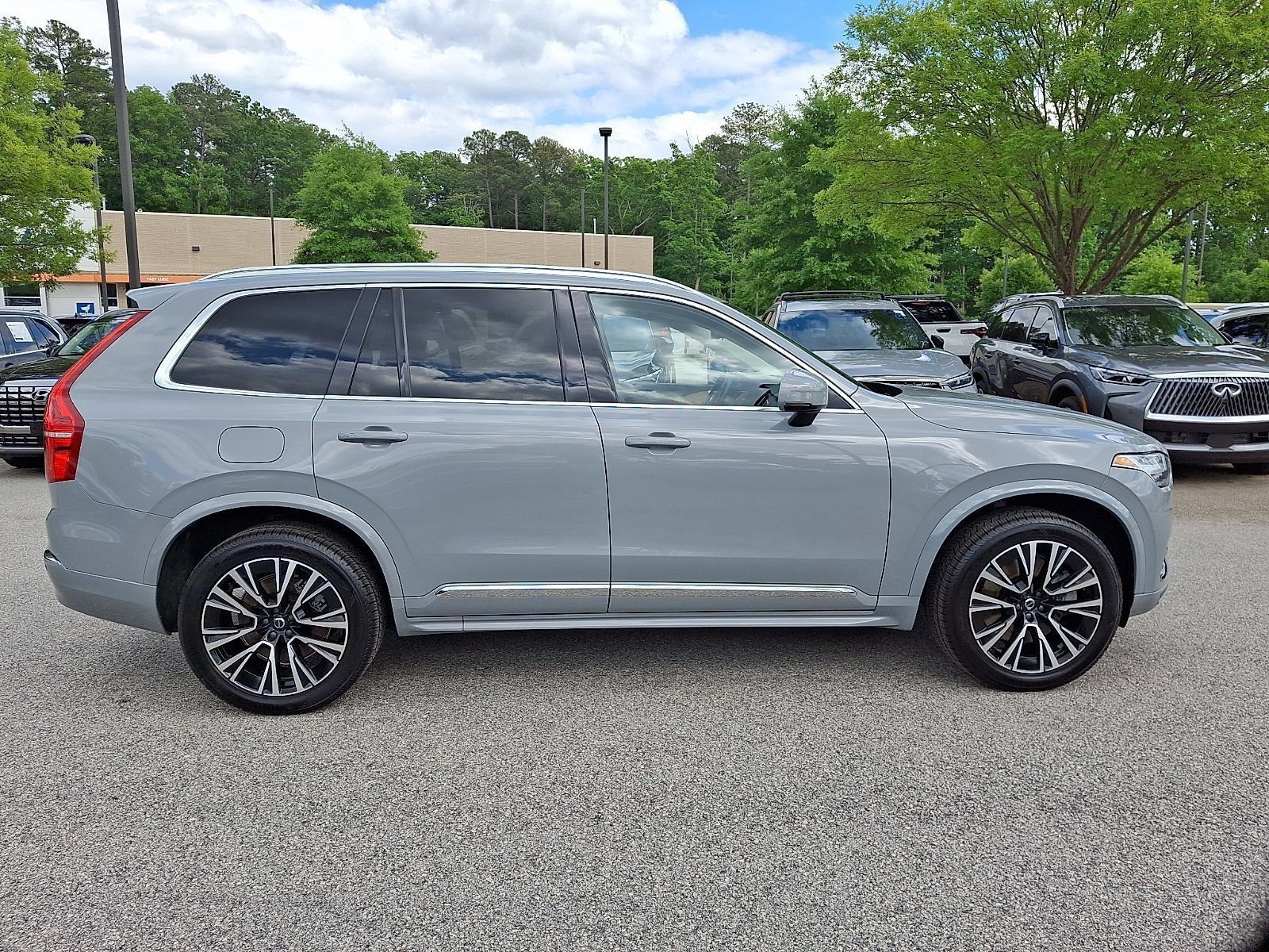 Used 2025 Volvo XC90 T8 Core w/ Protection Package AWD/4WD image 7