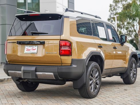 Used 2024 Toyota Land Cruiser image 7