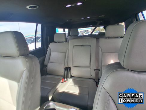 Used 2024 Chevrolet Suburban LT image 3