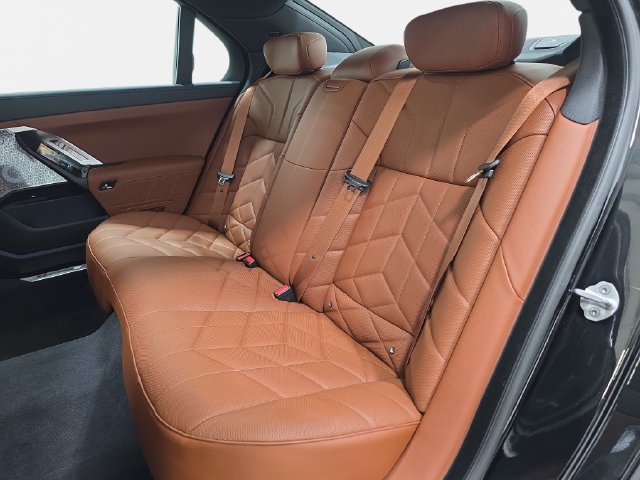 Certified 2025 BMW 760i xDrive AWD/4WD image 11