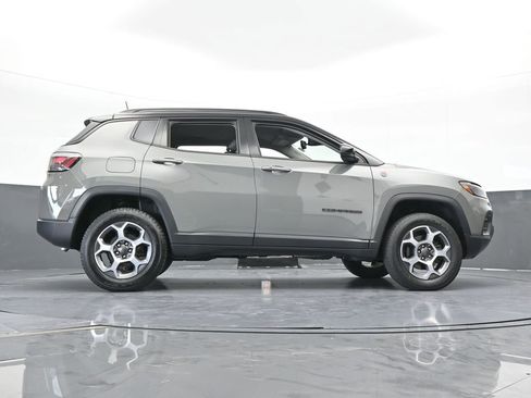 Used 2022 Jeep Compass Trailhawk w/ Trailhawk Elite Group image 58