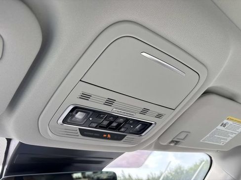 New 2026 Lincoln Nautilus Reserve AWD/4WD image 30
