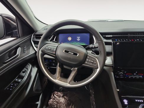 Used 2023 Jeep Grand Cherokee 4WD 4xe image 12