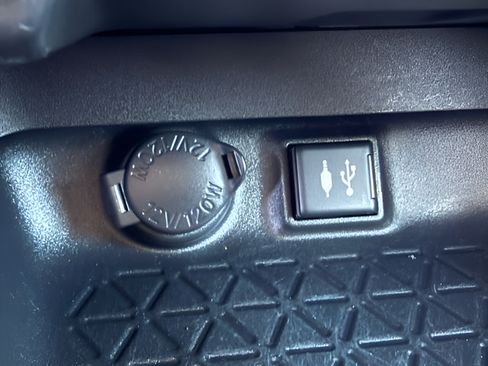Used 2019 Toyota RAV4 LE w/ All Weather Liner Package AWD/4WD image 10