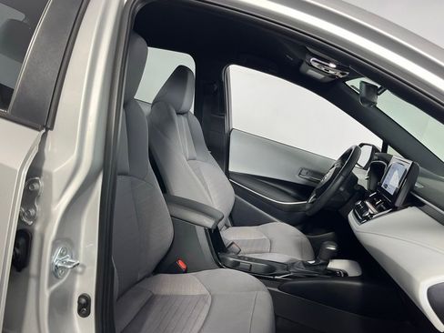 Used 2025 Toyota Corolla SE image 30