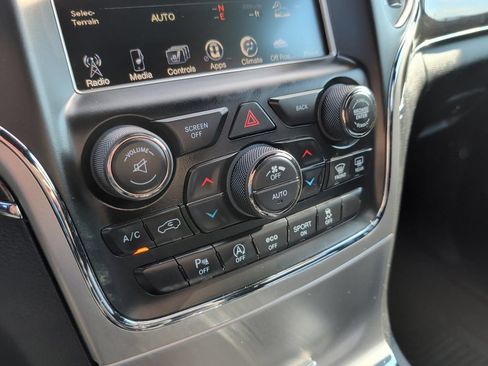 Used 2017 Jeep Grand Cherokee Trailhawk AWD/4WD image 17