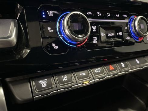 Certified 2025 GMC Sierra 2500 Denali Ultimate image 32